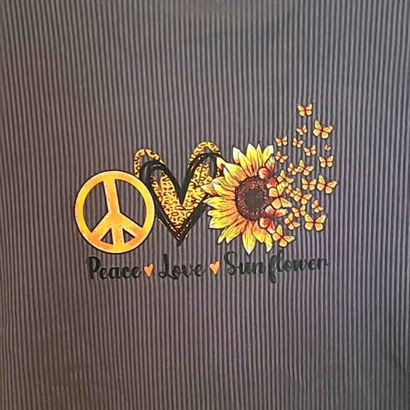 Handcrafted Crop Top - Picture 2 of 3